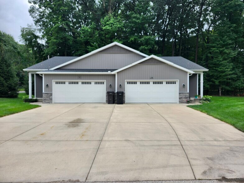 Building Photo - 798 Weatherwood Dr SE