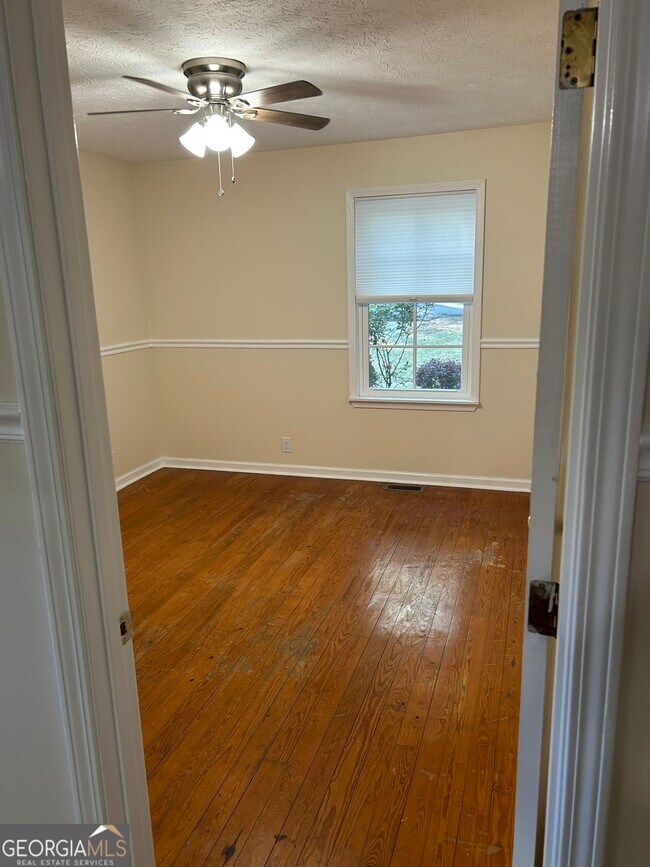 Building Photo - 790 Normandy Trail