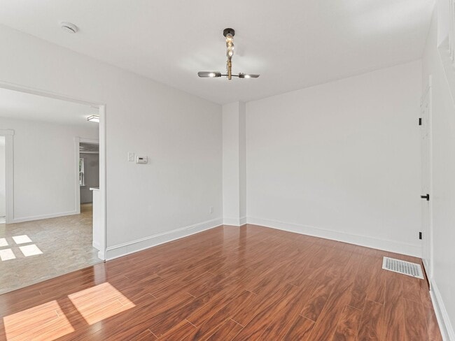 Building Photo - Beautifully Updated 3-Bedroom Home with Spacious Front Porch in Mount Holly