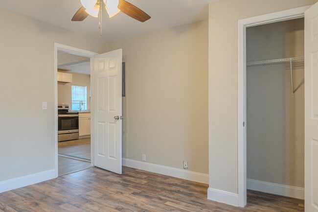 Building Photo - 129 W Church St