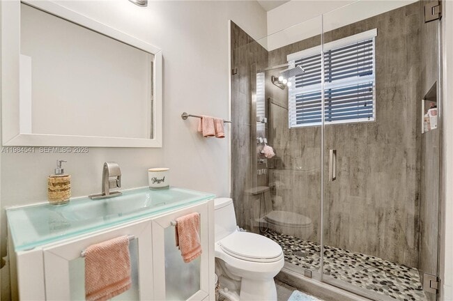 Building Photo - 930 Bluewood Terrace