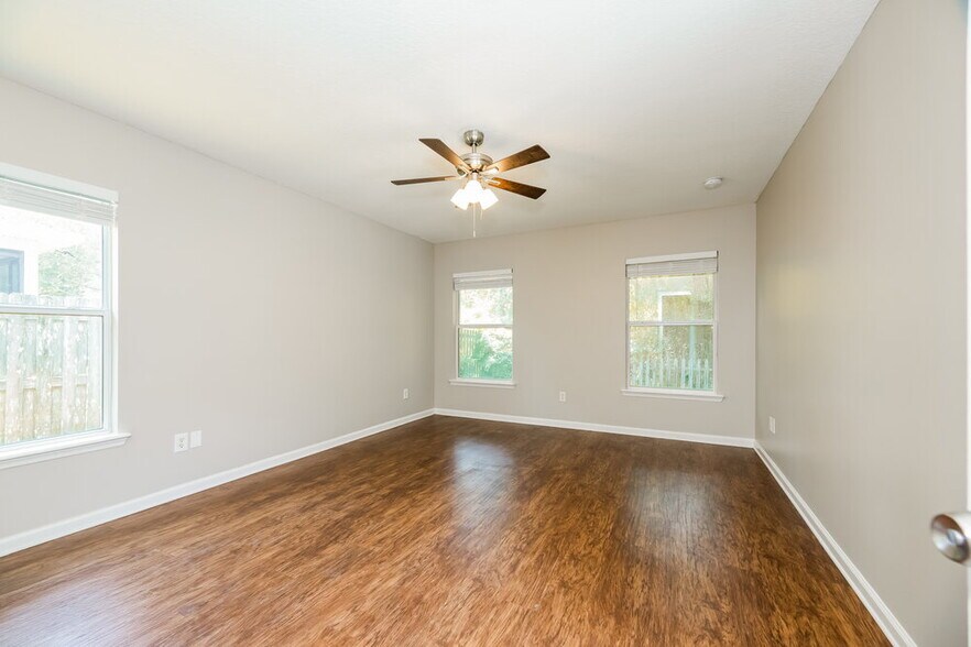 Building Photo - 12616 Pine Marsh Way