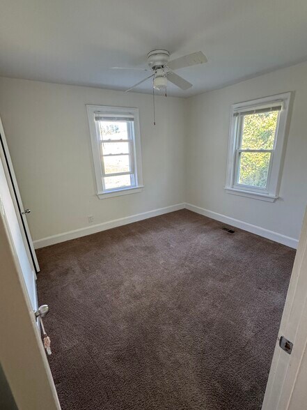 Building Photo - 1018 Wolcott Ave