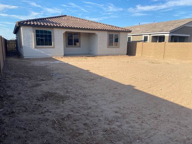 Building Photo - Charming Madera Rental: 3-Bed, 2-Bath Gem in Queen Creek's Heart, Complete with Upgraded Kitchen ...