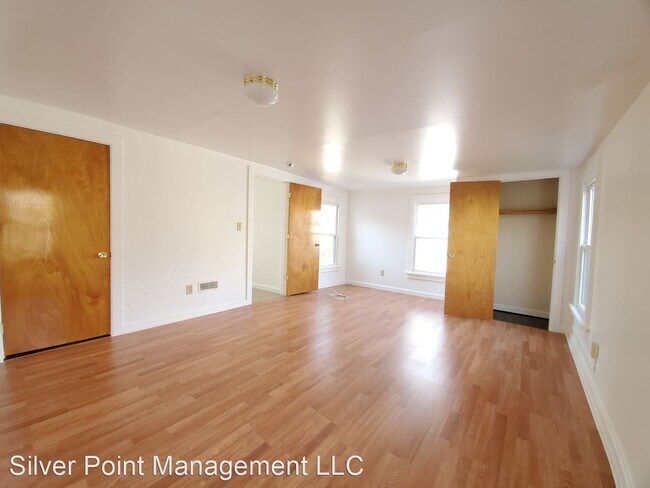 Building Photo - 3 br, 1 bath House - 83 South Ave