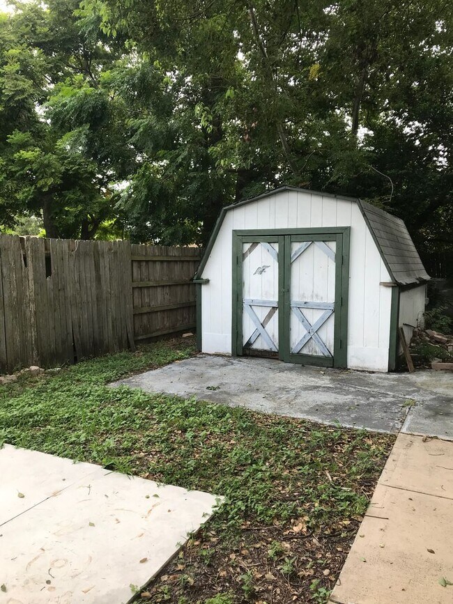 Building Photo - 3 BEDROOM 1 BATH HOME - NEW PORT RICHEY FL