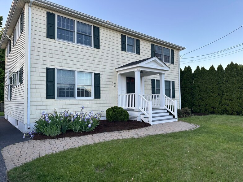 Building Photo - 236 Mapleton St