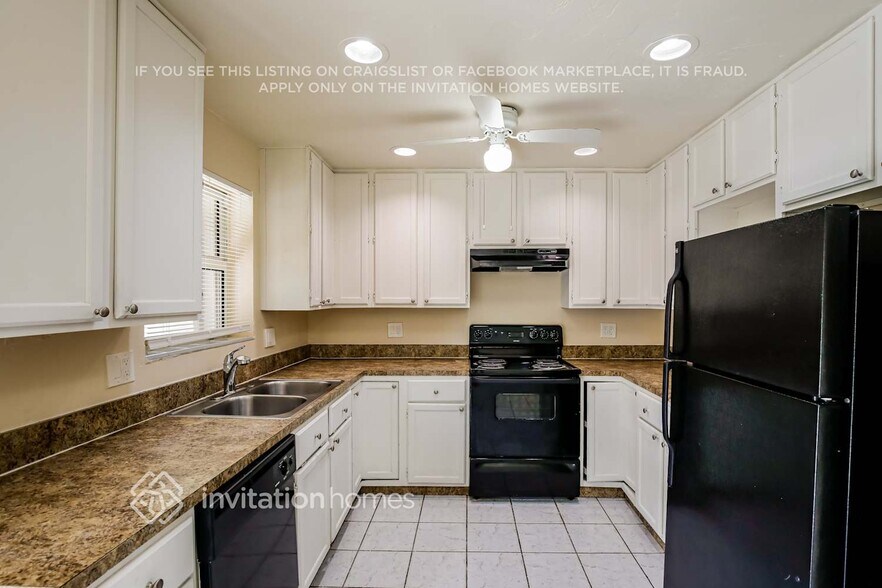 Building Photo - 1755 SW 37th Way