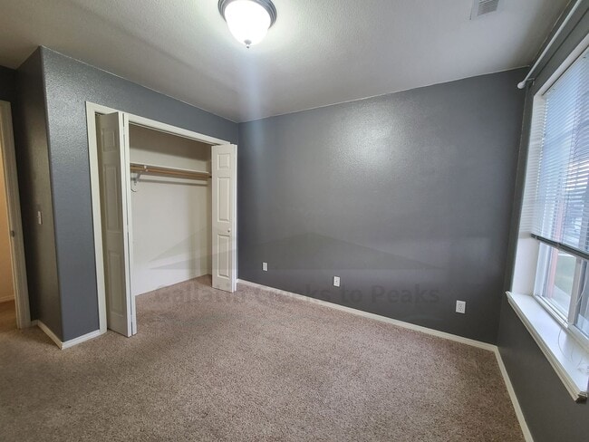 Building Photo - 1098 Longbow Ln