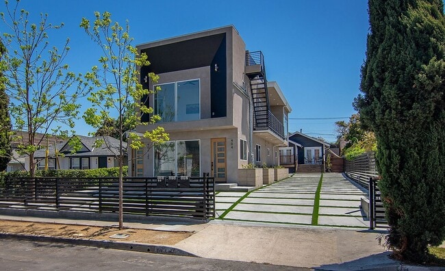 Building Photo - Lafayette Duplex