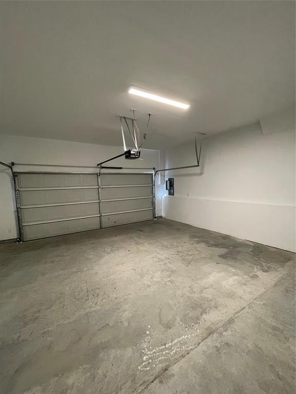 Building Photo - 9931 Tolbert St