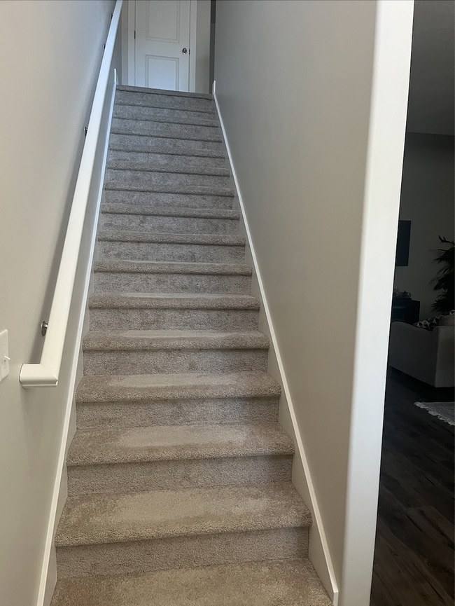 Building Photo - Three Bedroom Partially Furnished Townhome in Lehi