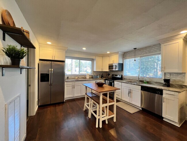 Building Photo - Beautiful one story home in Norfolk