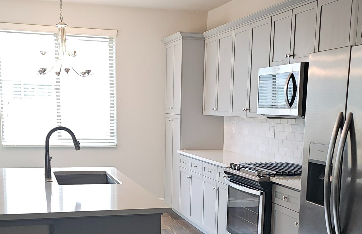 Building Photo - 6211 E Sasha Dr