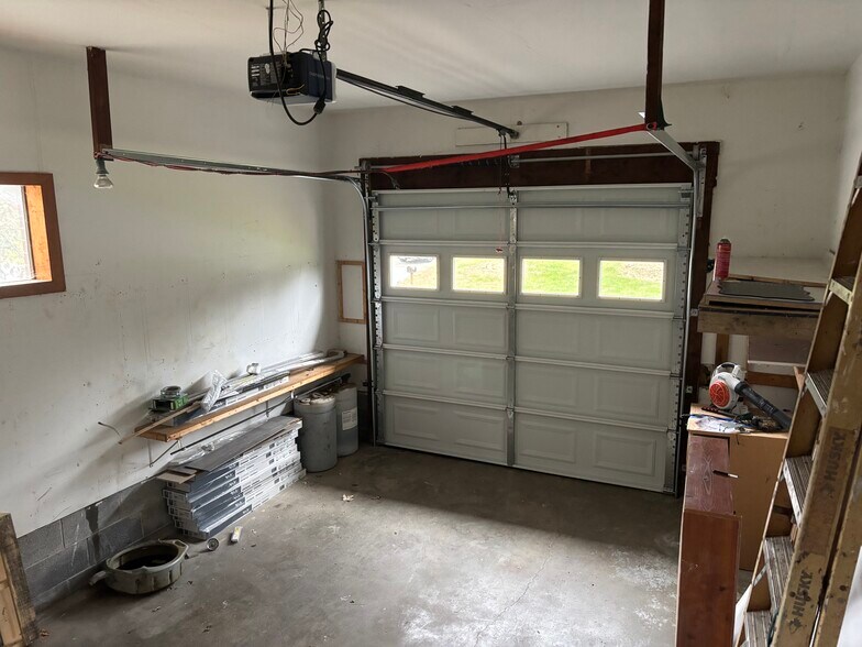 Building Photo - 142 Tammy Ln