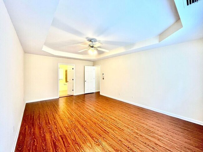 Building Photo - 3165 Maple Terrace Dr