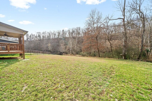 Building Photo - 1709 Rains Rd