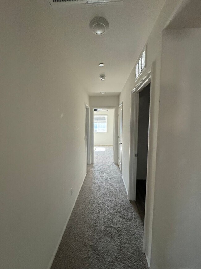 Building Photo - THIS HOME COMES WITH AN ADU