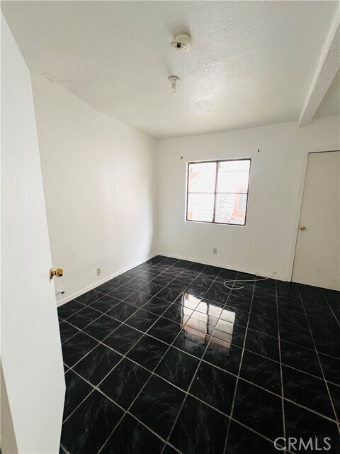 Building Photo - 1738 W 38th St