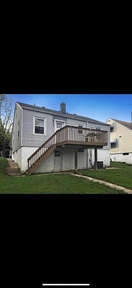 Building Photo - 5305 Charloe St