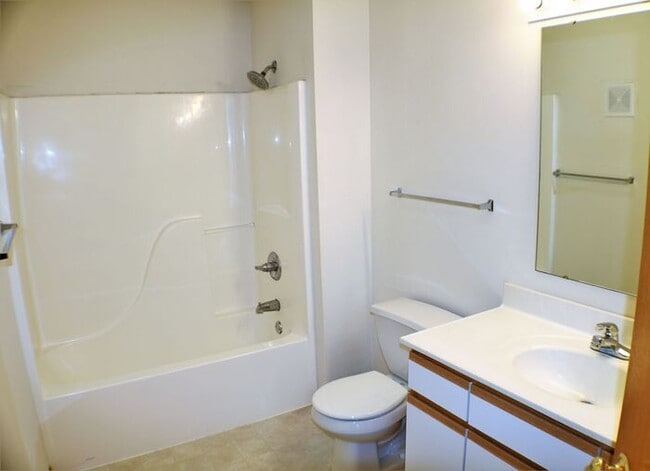 Building Photo - $1,250 | 2 Bedroom, 1 Bathroom Condo | Dog Friendly* | Available for August 1st, 2026 Move In!