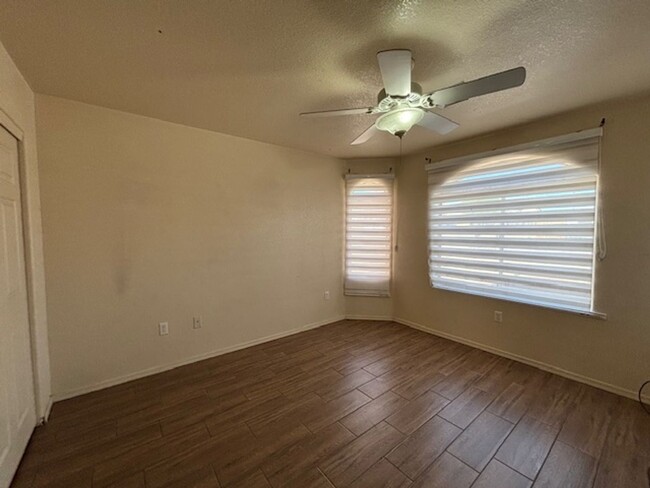 Building Photo - 3 Bedroom - 2 Bath Home