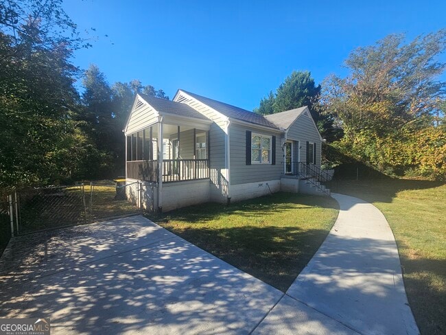 Building Photo - 68 Fourth St Ext