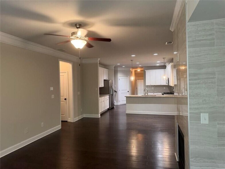 Building Photo - 3772 Ledgemont Dr