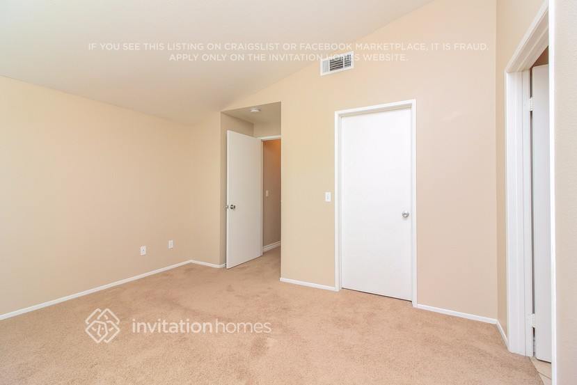 Building Photo - 25757 St Marta Dr