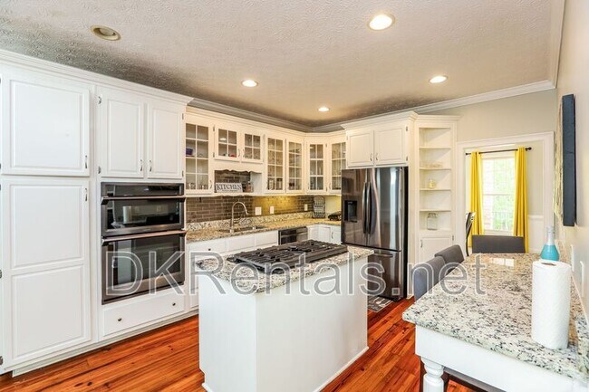 Building Photo - 4775 Jones Rd