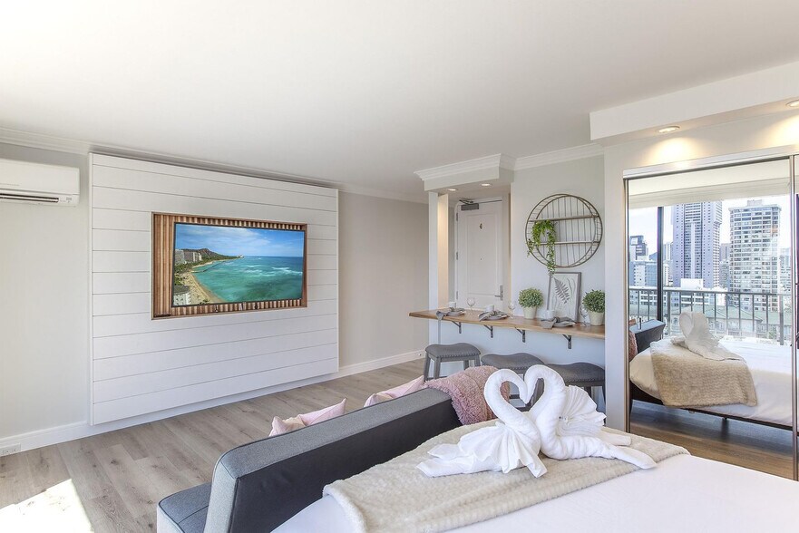 Building Photo - 440 ?Olohana St