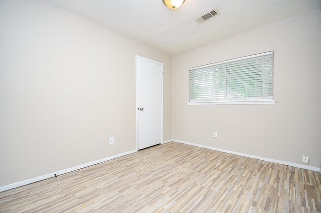 Building Photo - 12654 Monarch Rd