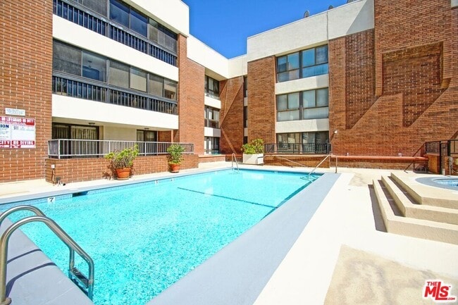 Building Photo - 4477 Wilshire Blvd