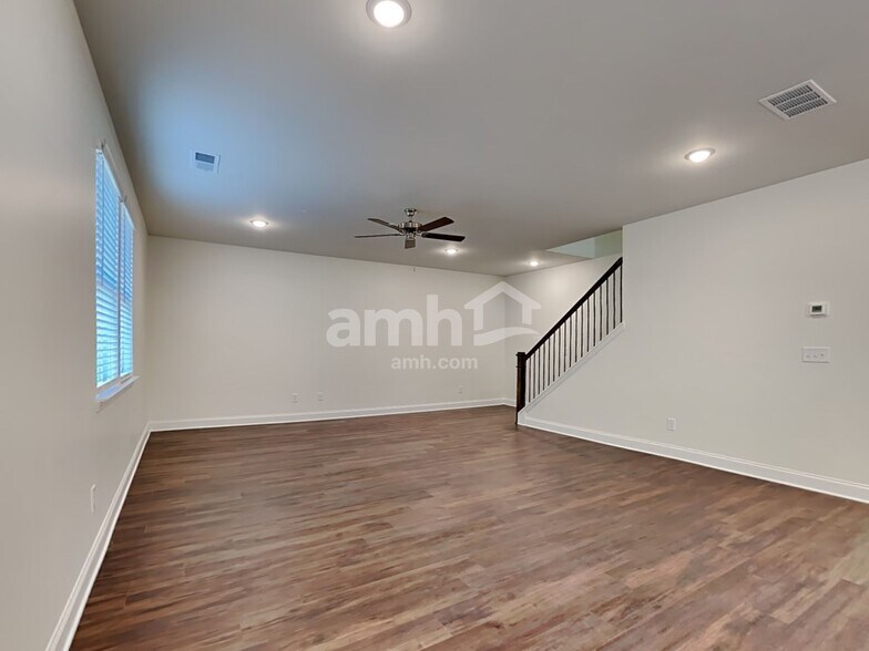 Building Photo - 30 Pecan Dr