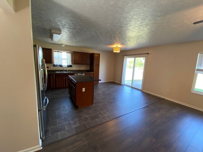 Building Photo - 4221 Dobbin Cir