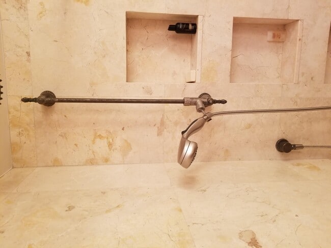 Building Photo - 2857 NE 32nd St