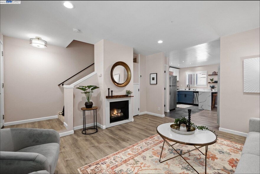 Building Photo - 810 Oak Grove Rd