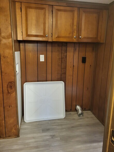 Building Photo - 12 Breton Ln