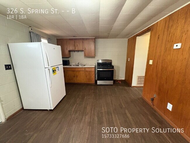 Building Photo - 326 S Spring St