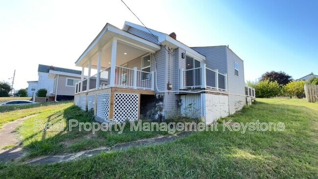 Building Photo - 1122 Stock St