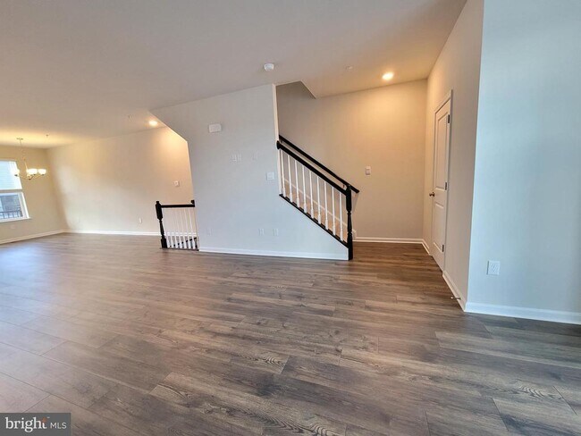 Building Photo - 754 Union St