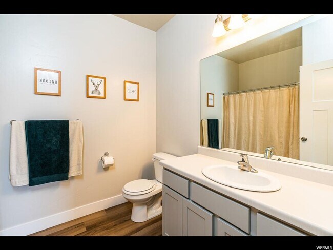 Building Photo - 14487 S Quill Dr