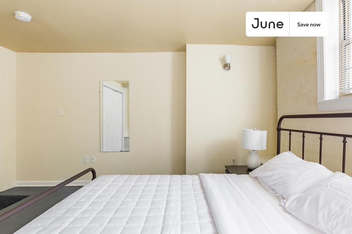 Building Photo - 1811 S Street NorthWest