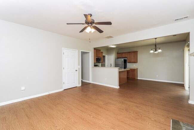 Building Photo - 503 Millside Tr