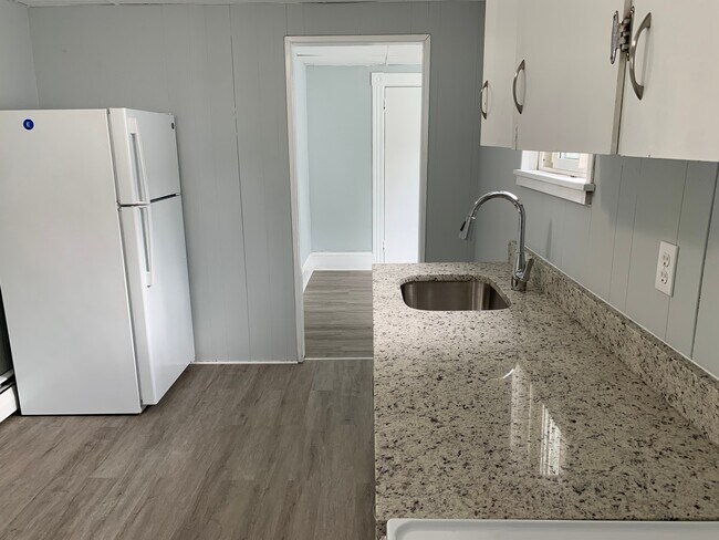 Building Photo - 44 Bemis Rd