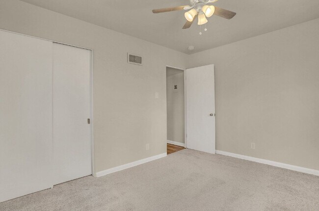 Building Photo - 214 Cheyenne Blvd