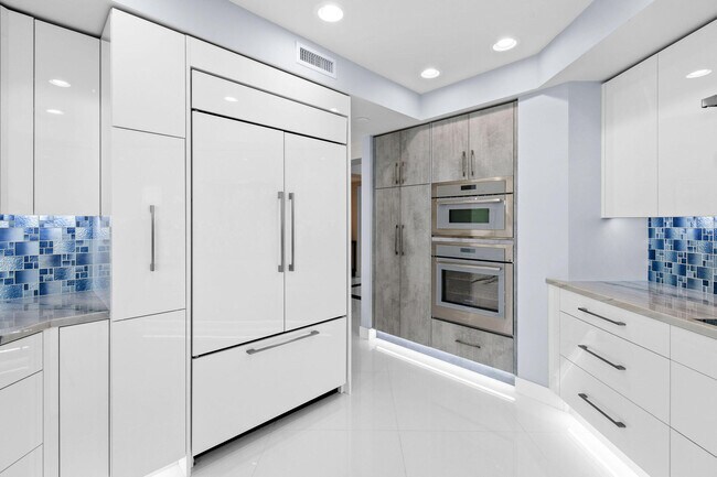 Building Photo - 3610 Gardens Pkwy