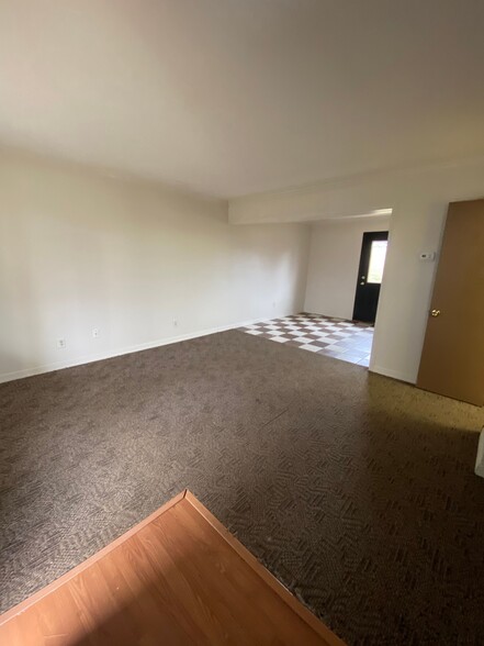 Building Photo - 105 Pelican Dr