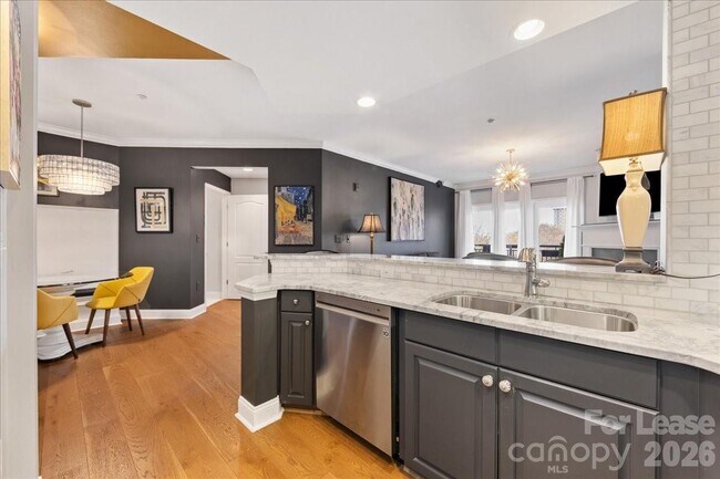 Building Photo - 401 N Church St