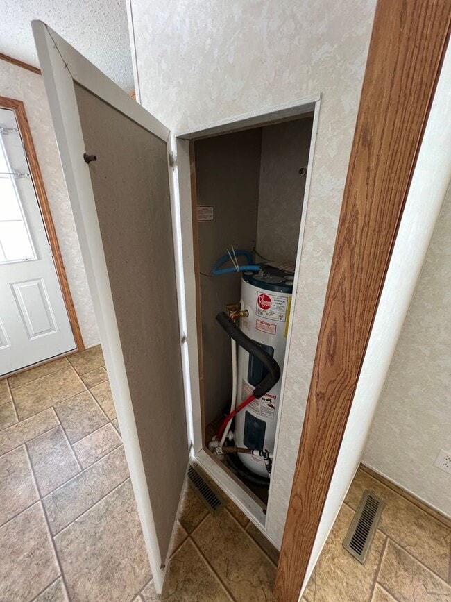 Building Photo - 3 Bedroom 2 Bath Modular Home with Many Amenities & Storage Shed